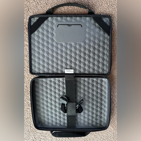 Belkin Air Black Protect Laptop Sleeve Case Protector - 11" Laptops Chromebooks - Picture 7 of 16